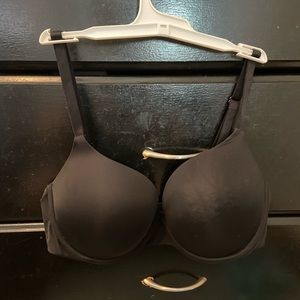 COPY - Victoria’s Secret T-shirt full coverage push up bra 38D